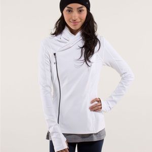 Lululemon Bhakti Yoga Jacket
White size 4 EUC